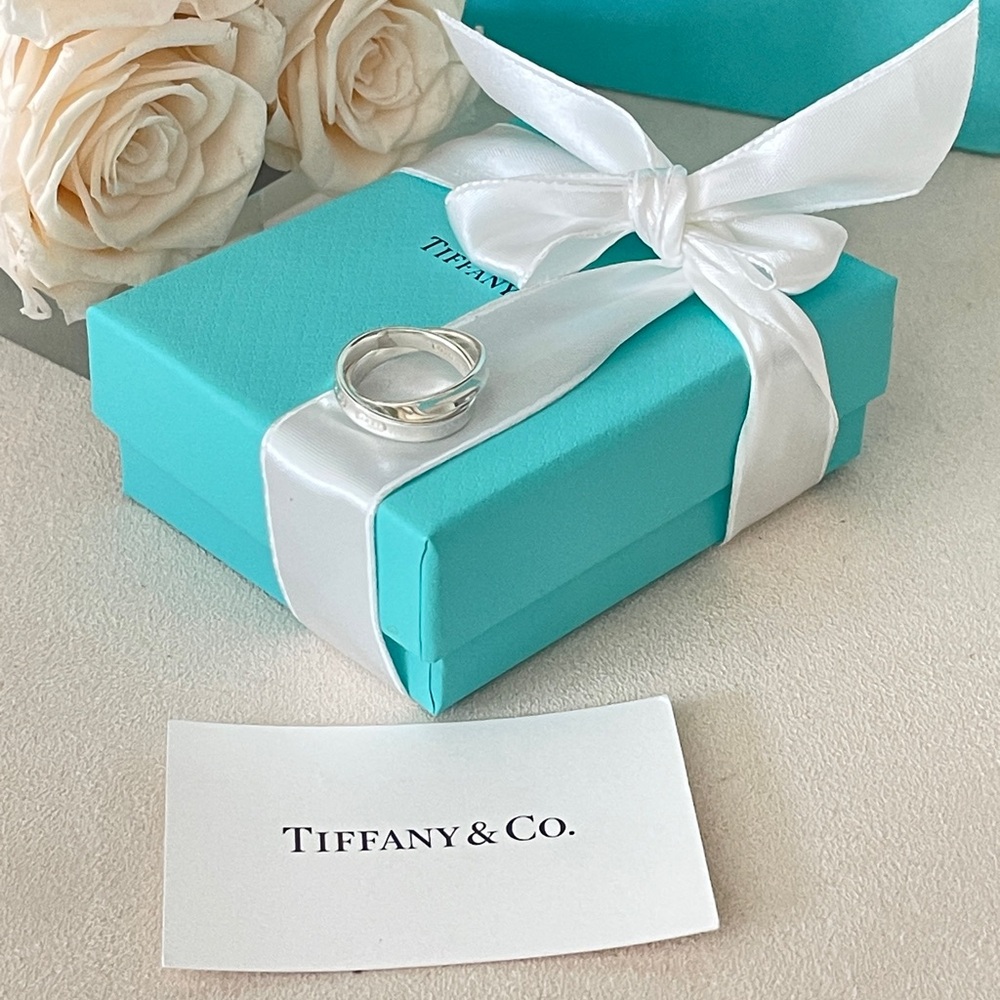 Tiffany 1837 Interlocking Circles Ring in Sterling Silver size 5.5 NEW $575